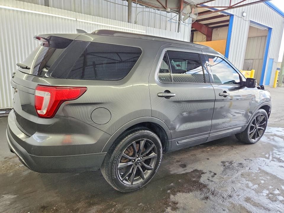 2017 FORD EXPLORER XLT 3