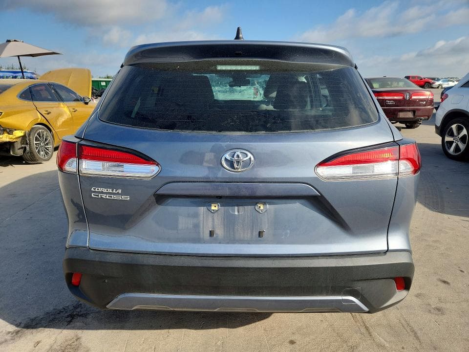 2022 TOYOTA COROLLA CROSS L 6