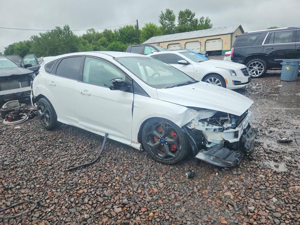 2017 FORD FOCUS ST 4