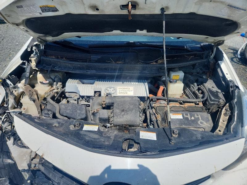 2017 TOYOTA PRIUS V TWO 11