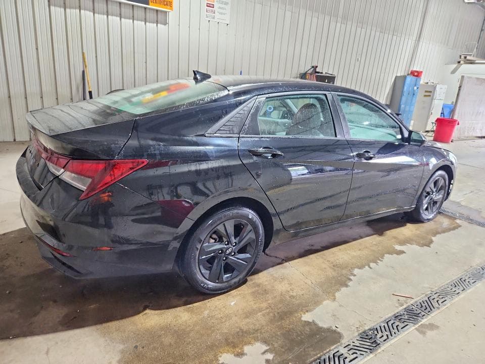 2022 HYUNDAI ELANTRA SEL 3