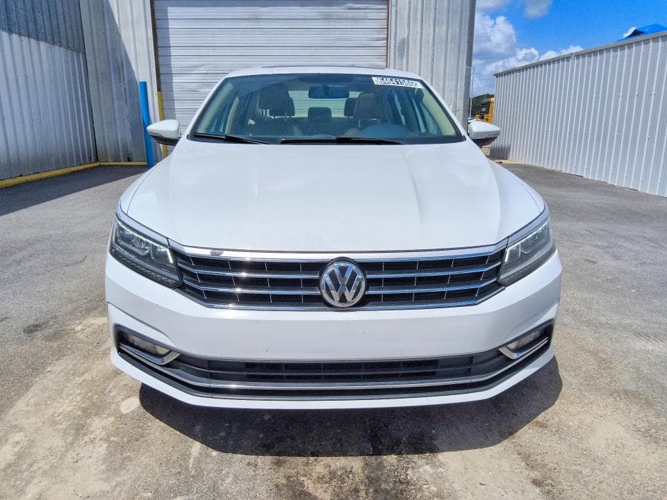 2018 VOLKSWAGEN PASSAT SE 5