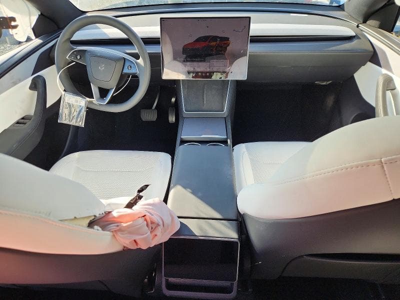 2026 TESLA MODEL Y 8