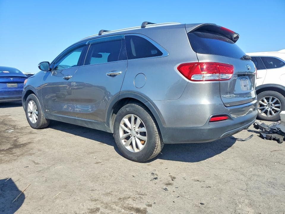 2018 KIA SORENTO LX 2
