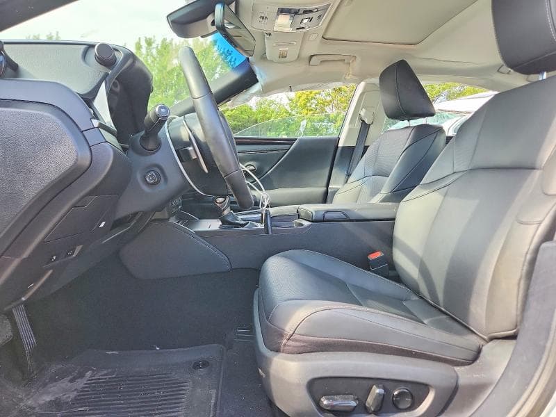 2020 LEXUS ES 300H 7