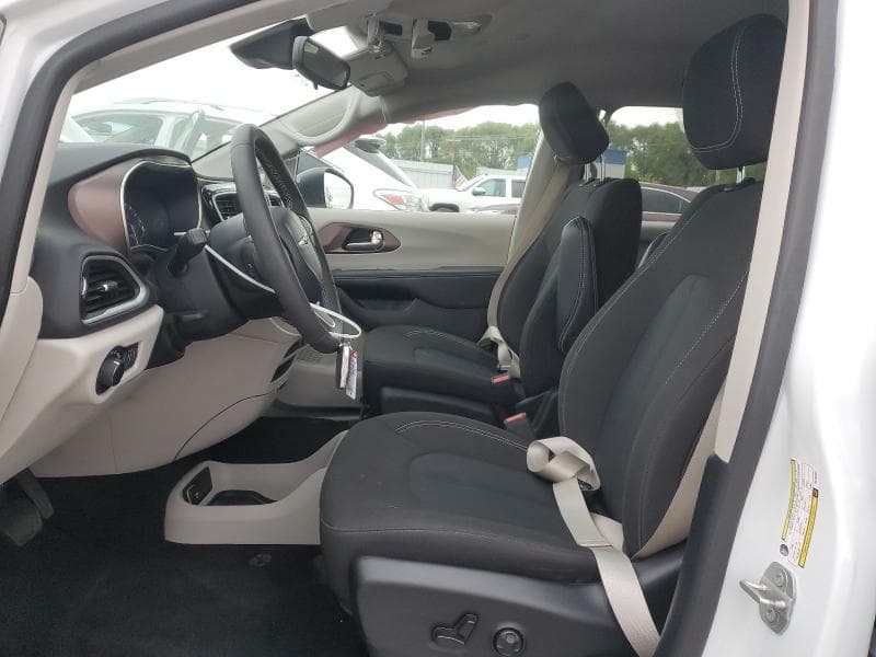 2024 CHRYSLER VOYAGER LX 7