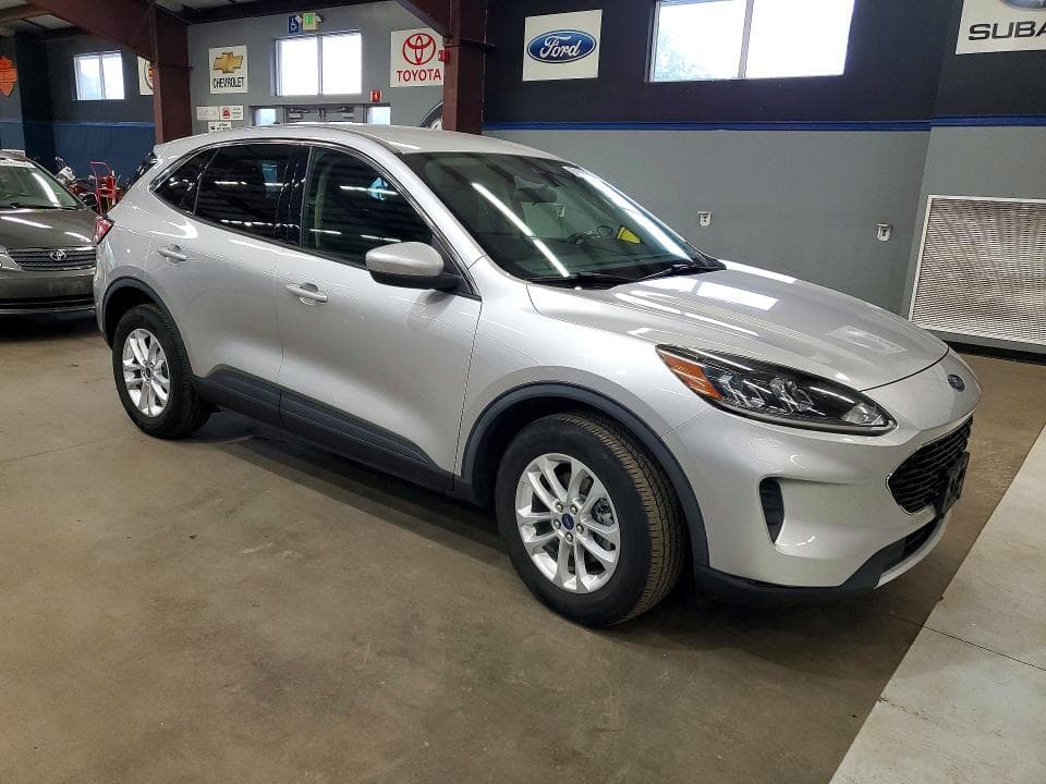2020 FORD ESCAPE SE 4