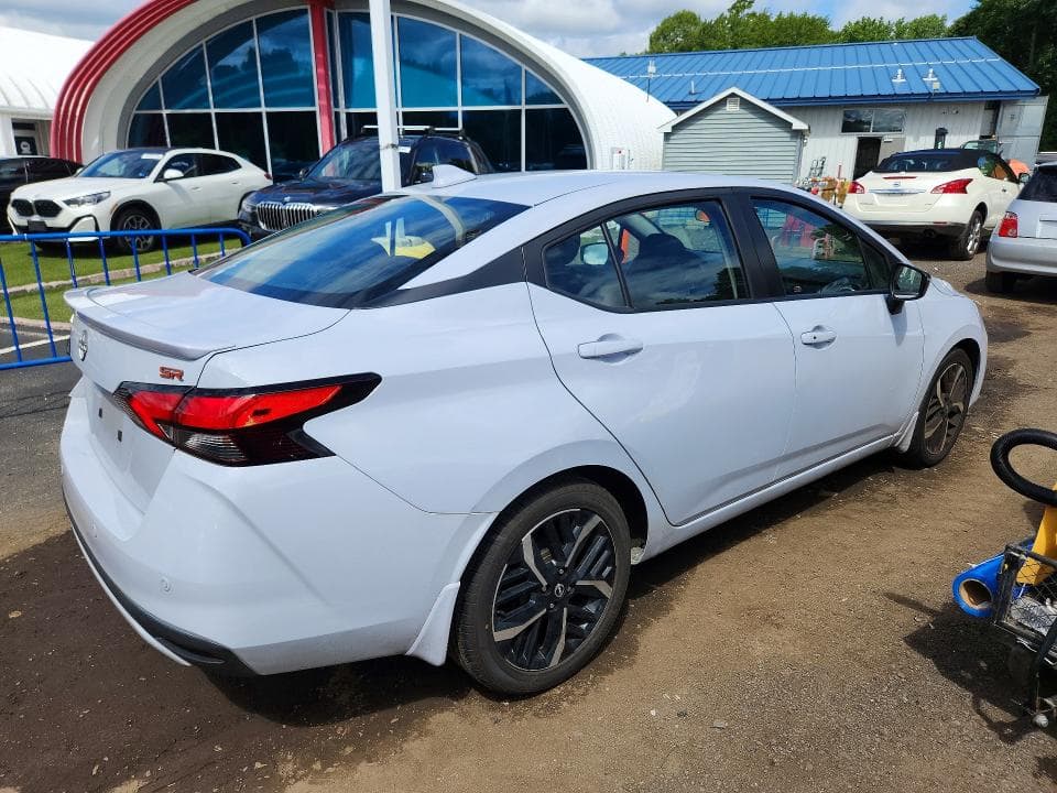 2024 NISSAN VERSA SR 3