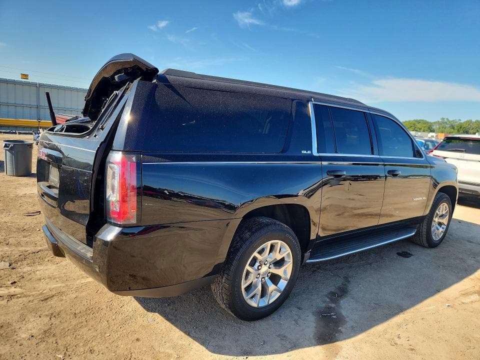 2017 GMC YUKON XL K1500 SLE 3