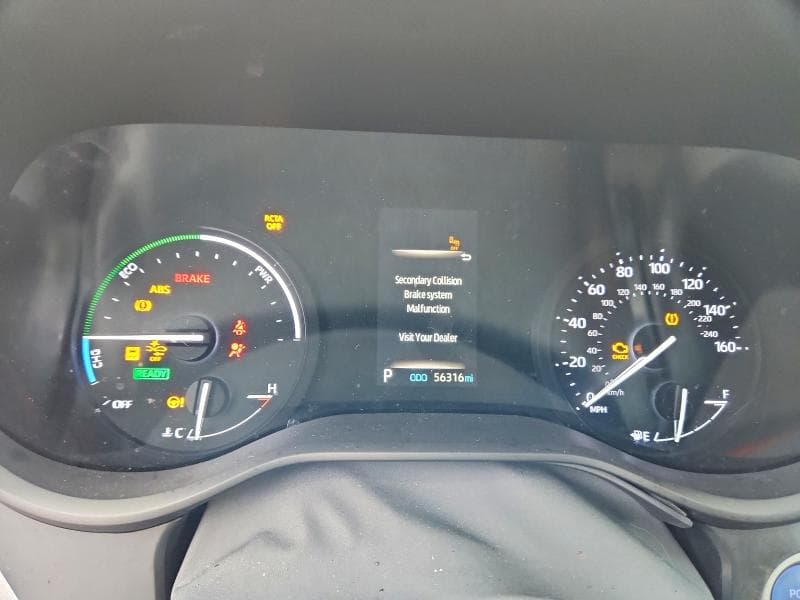 2022 TOYOTA SIENNA LE 9