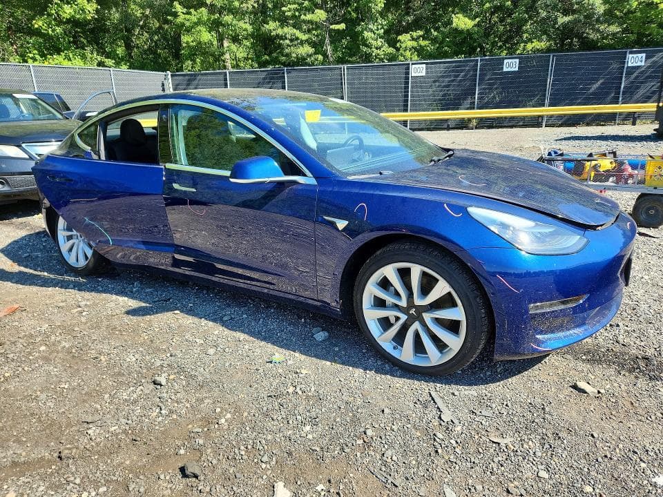 2018 TESLA MODEL 3 4