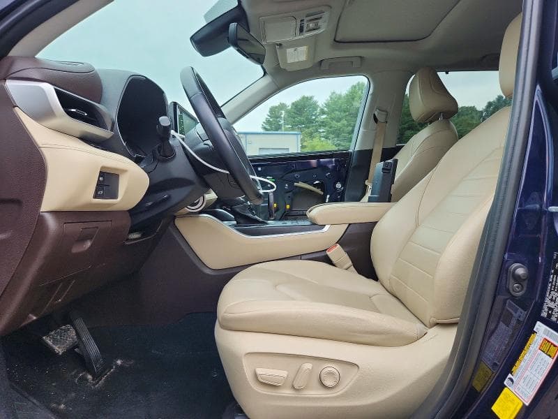 2022 TOYOTA HIGHLANDER XLE 7