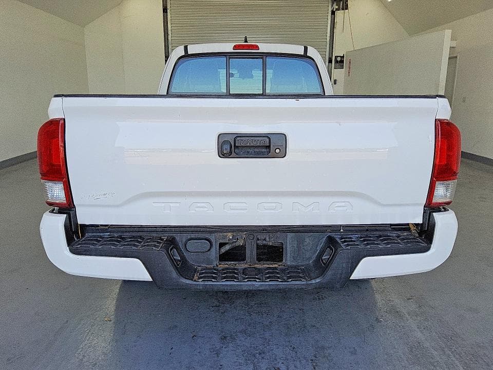 2017 TOYOTA TACOMA SR 6