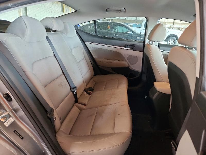 2018 HYUNDAI ELANTRA SE 10