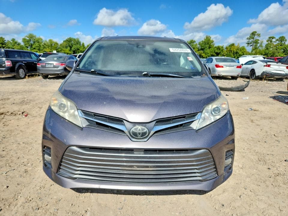 2019 TOYOTA SIENNA XLE 8-PASSENGER 5