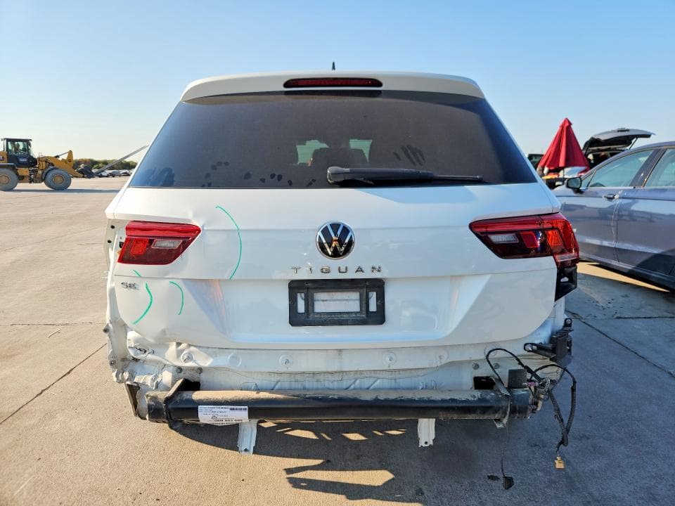 2022 VOLKSWAGEN TIGUAN SE R-LINE BLACK 6