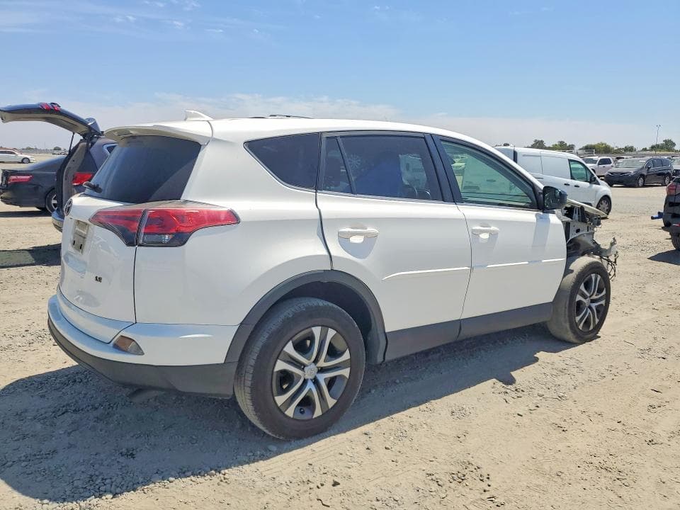 2018 TOYOTA RAV4 LE 3