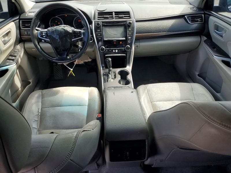 2017 TOYOTA CAMRY XLE 8