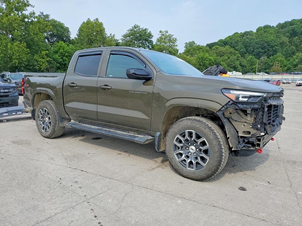 2024 CHEVROLET COLORADO Z71 4