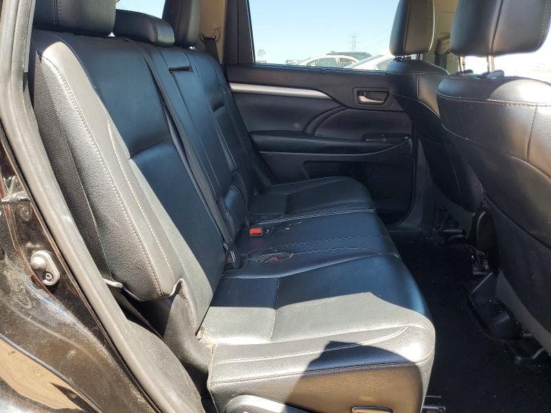 2019 TOYOTA HIGHLANDER XLE 11