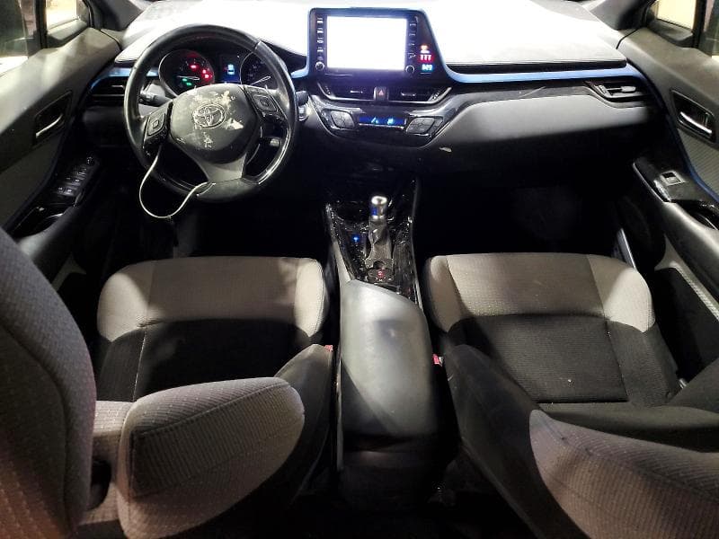 2019 TOYOTA C-HR XLE 8