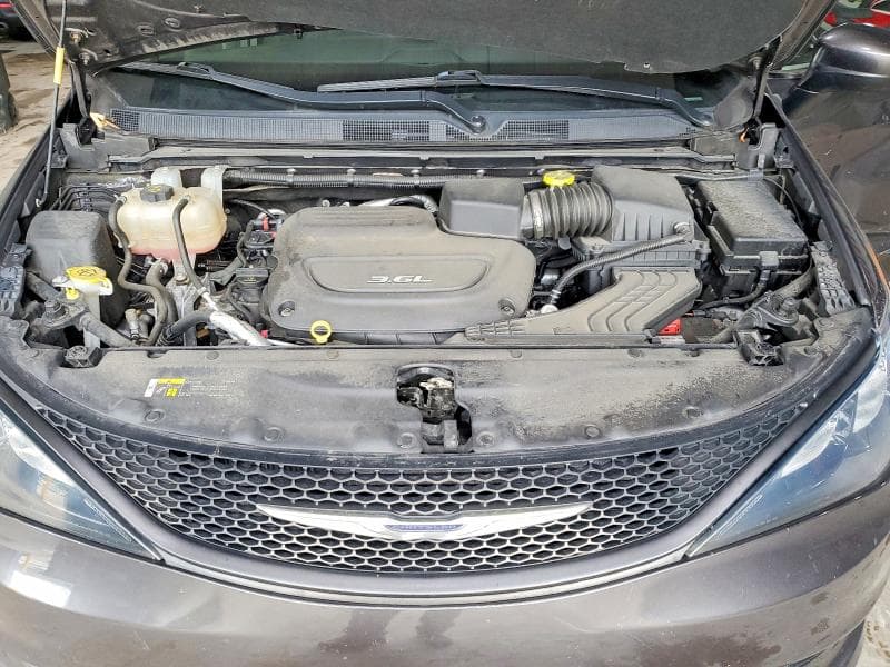 2018 CHRYSLER PACIFICA L 12