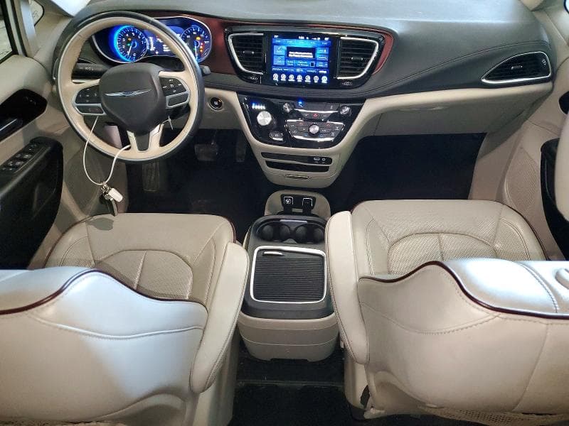 2017 CHRYSLER PACIFICA LIMITED 8