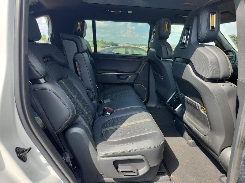 2025 RIVIAN R1S ADVENTURE 10