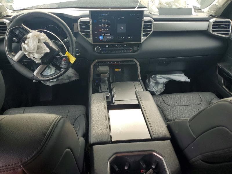 2024 TOYOTA SEQUOIA 8