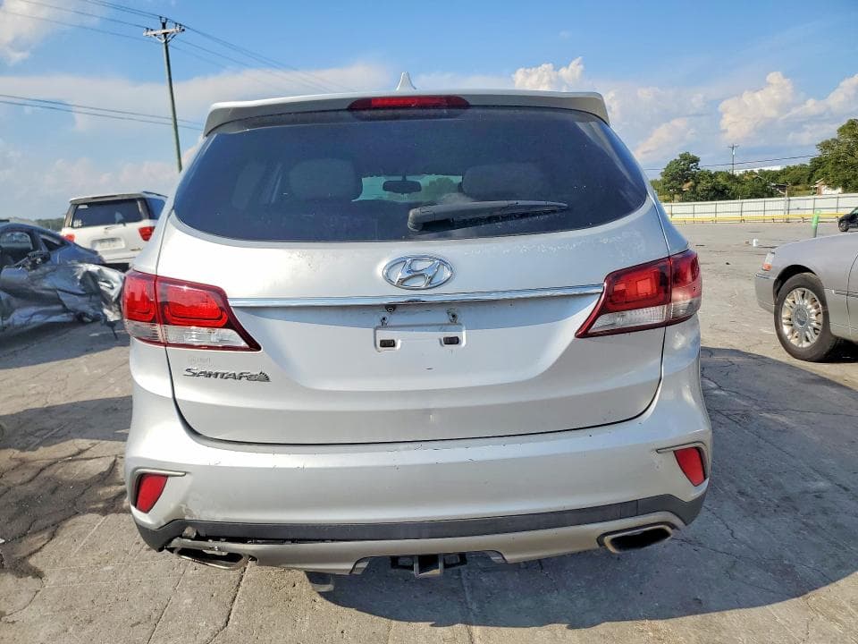 2017 HYUNDAI SANTA FE SE 6