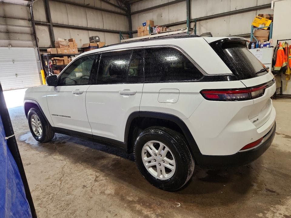 2023 JEEP GRAND CHEROKEE LAREDO 2