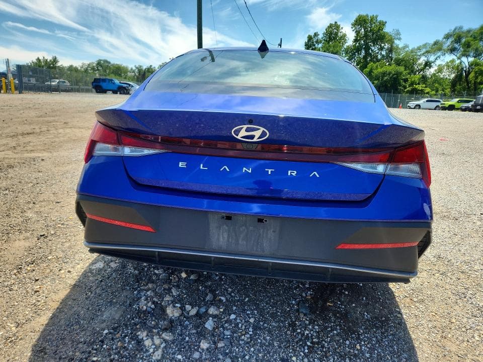 2024 HYUNDAI ELANTRA SEL 12