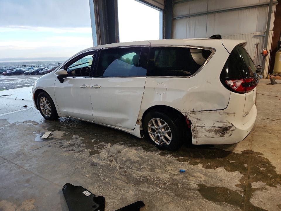2023 CHRYSLER PACIFICA TOURING 2