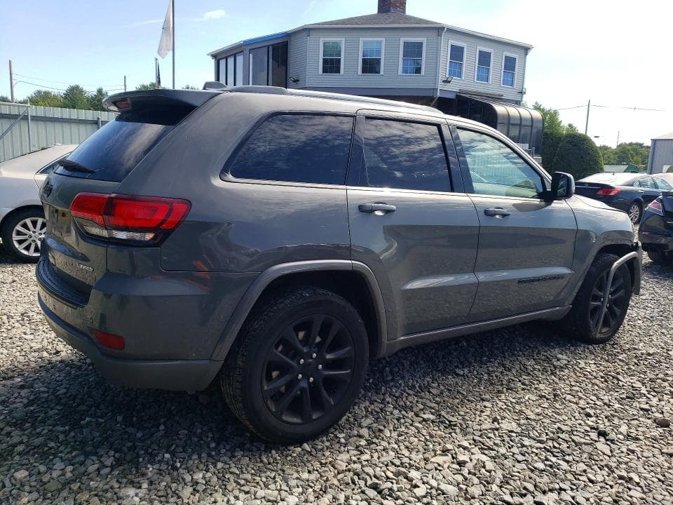 2020 JEEP GRAND CHEROKEE LAREDO 3