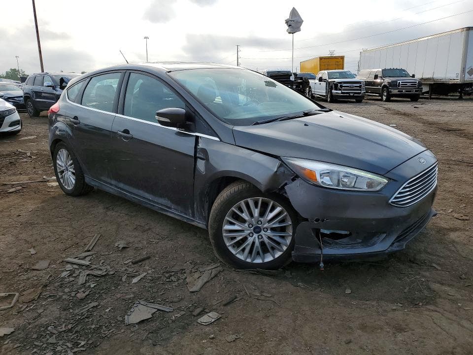 2017 FORD FOCUS TITANIUM 4