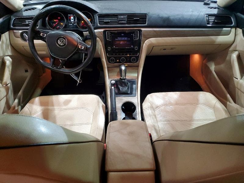 2018 VOLKSWAGEN PASSAT SE 8