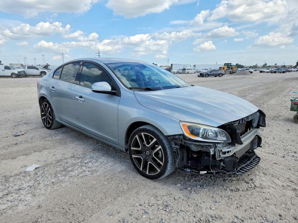 2017 VOLVO S60 4