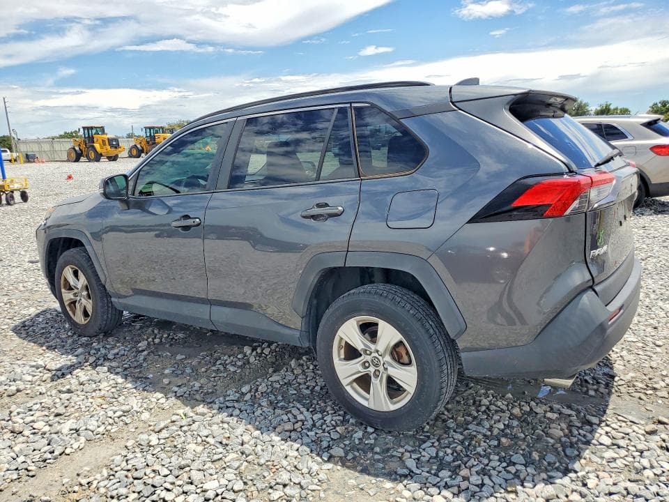 2019 TOYOTA RAV4 XLE 2