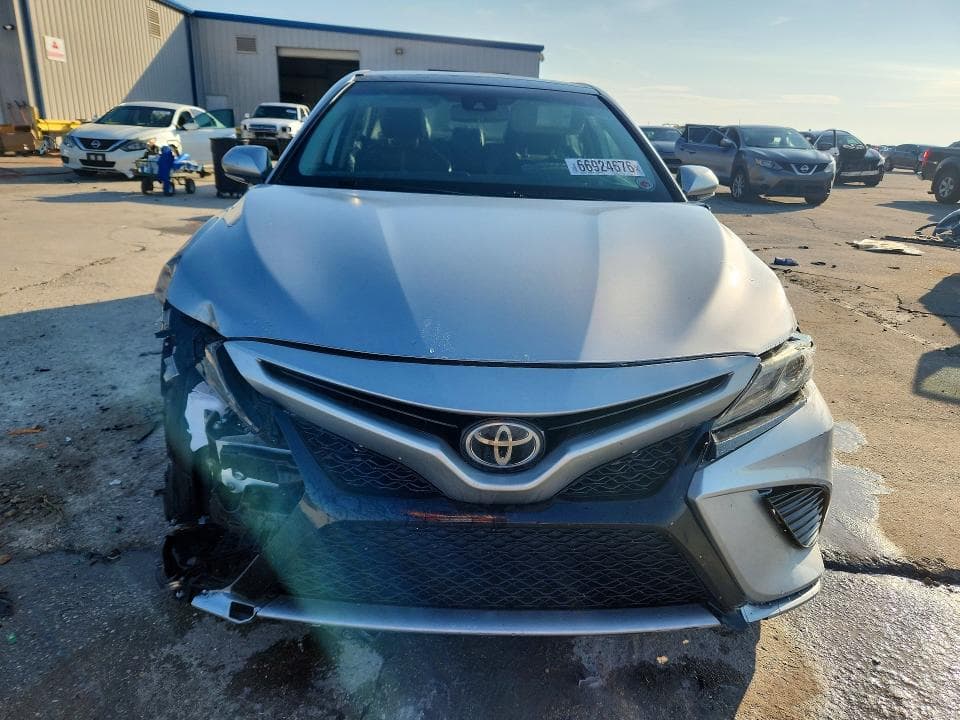 2019 TOYOTA CAMRY XSE 5