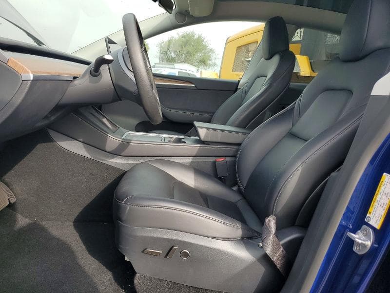 2025 TESLA MODEL Y 7