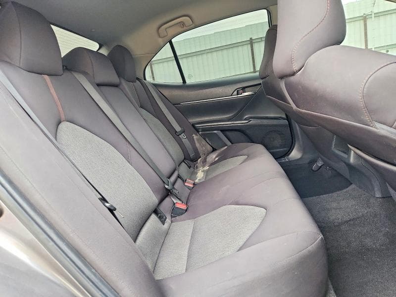2018 TOYOTA CAMRY LE 10