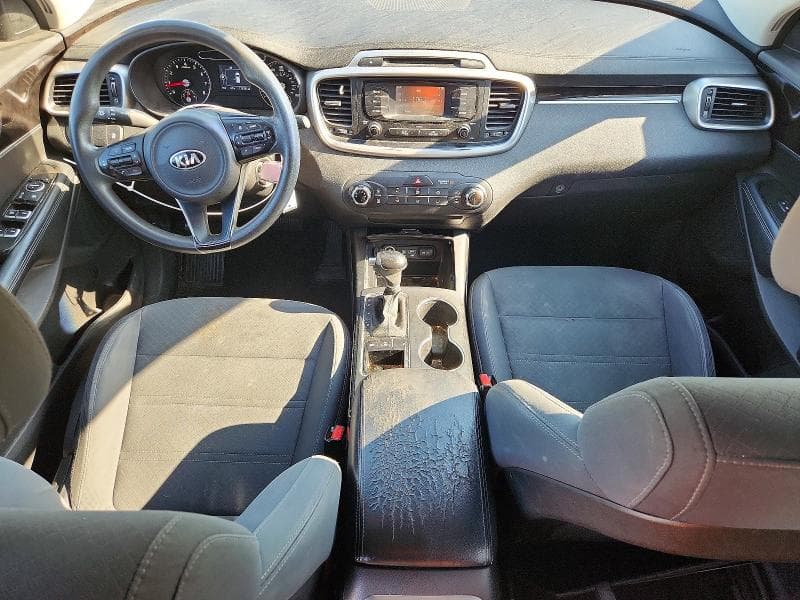 2017 KIA SORENTO LX 8