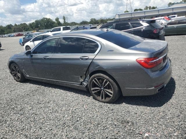2018 BMW 740 XE 2