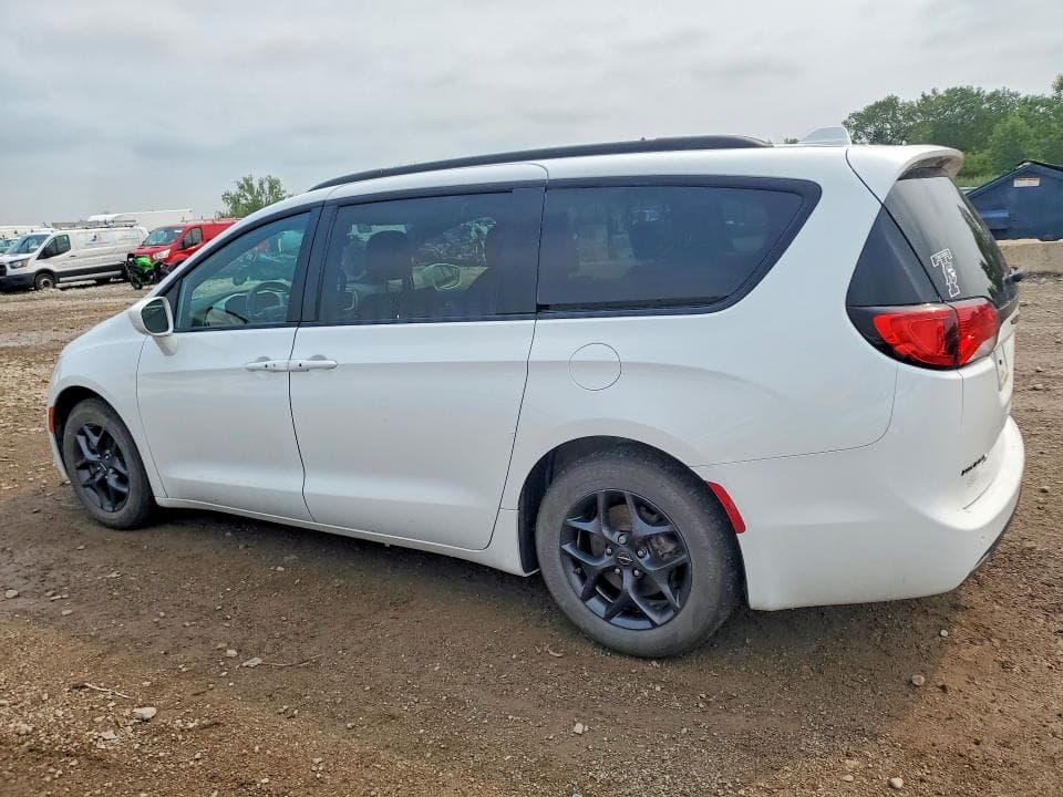 2019 CHRYSLER PACIFICA TOURING L 2