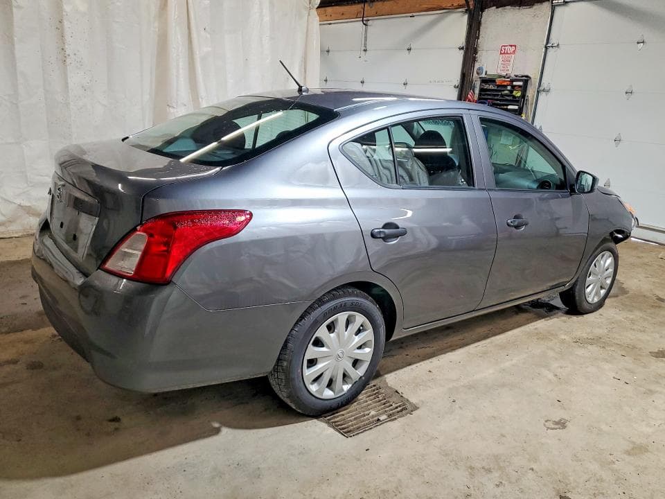 2018 NISSAN VERSA S 3