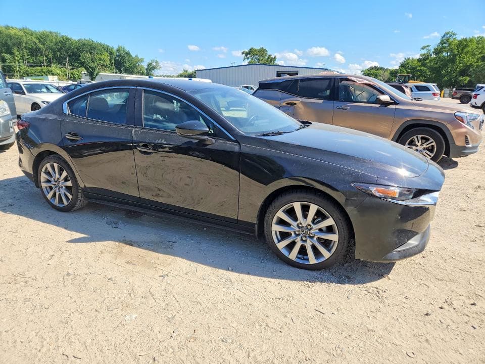 2023 MAZDA 3 SELECT 4