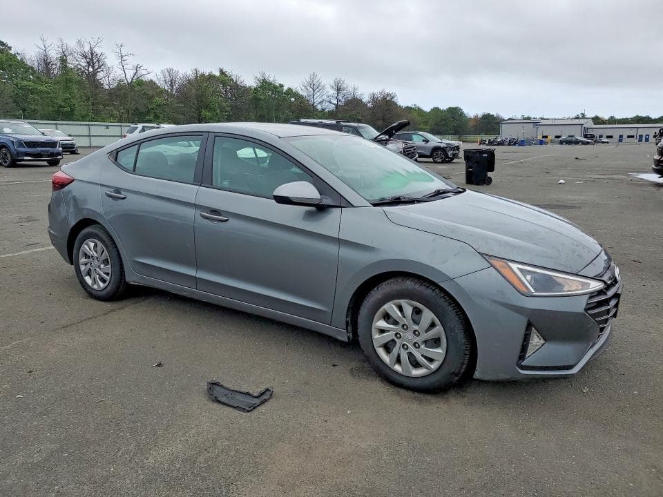 2019 HYUNDAI ELANTRA SE 4