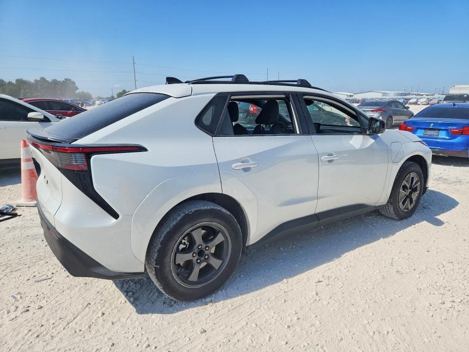 2026 TOYOTA BZ XLE PLUS 3