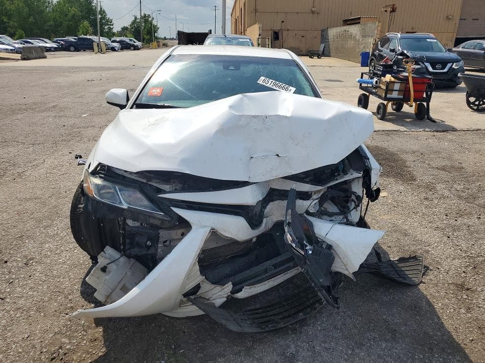 2018 TOYOTA CAMRY LE 5