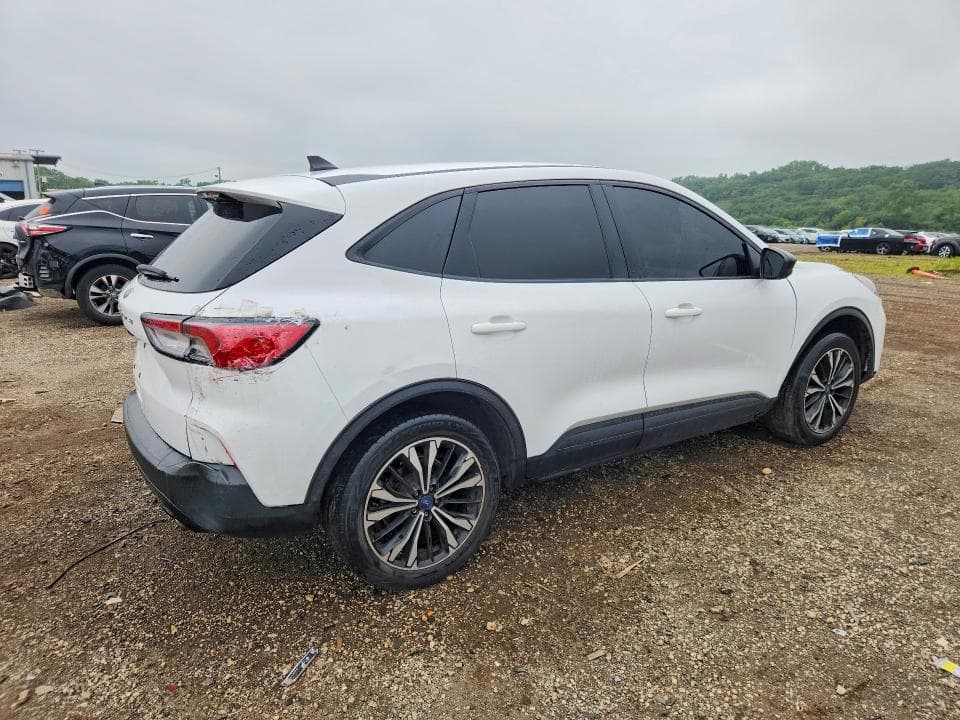 2022 FORD ESCAPE SE 3